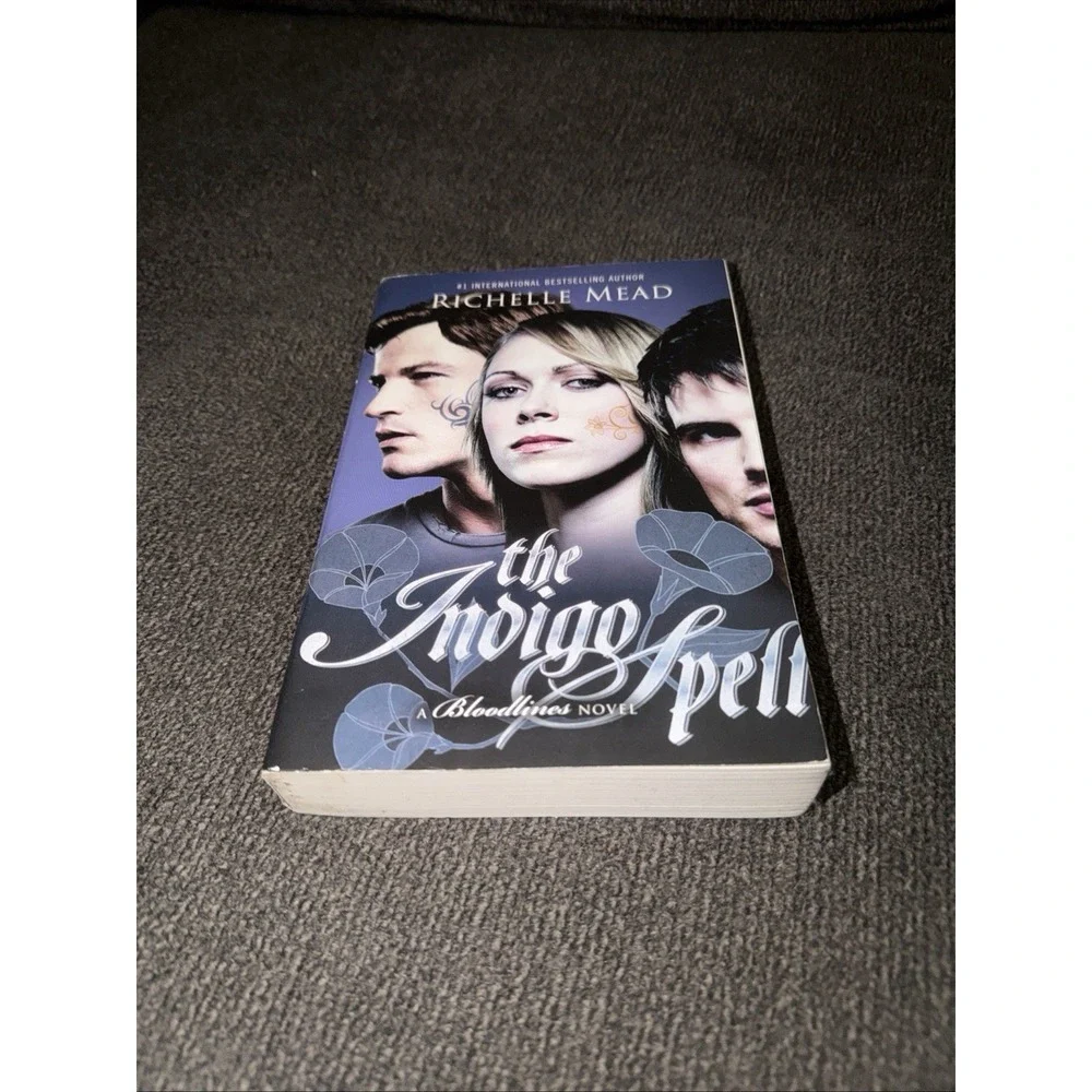 The Indigo Spell: A Bloodlines Novel Mead, Richelle paperback  Box D
